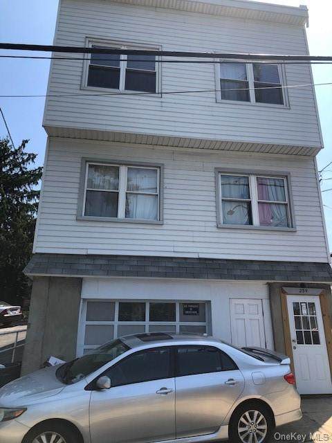 239 Macquesten Parkway - Photo 1