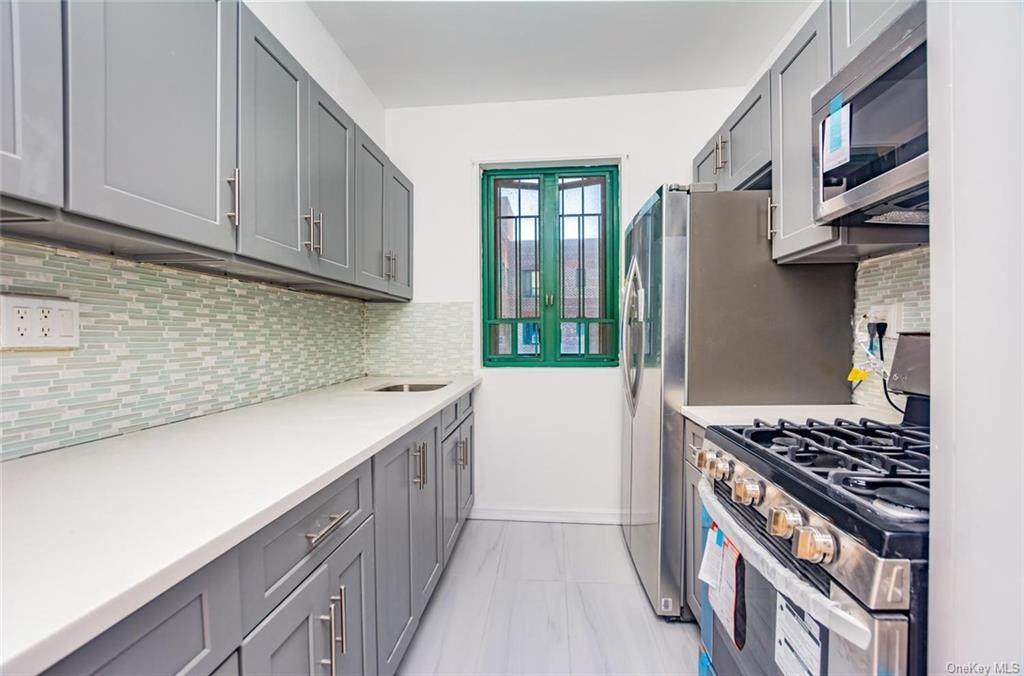 1561 Metropolitan Avenue - Photo 1