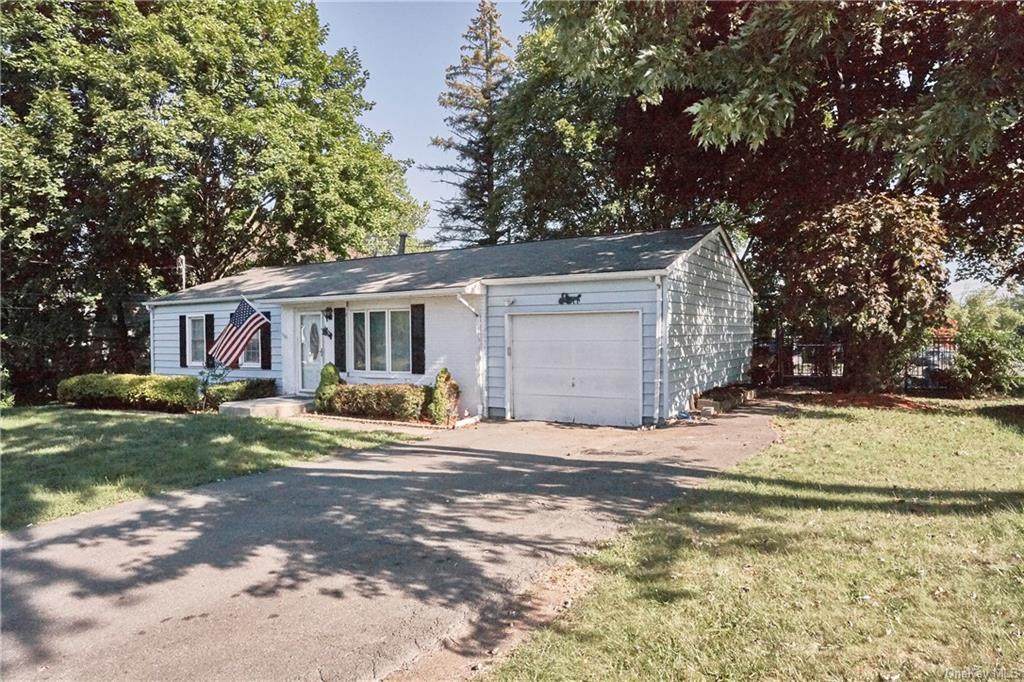 20 Vincent Drive - Photo 1