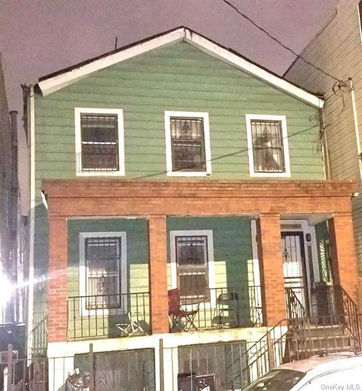 2282 Beaumont Avenue - Photo 1