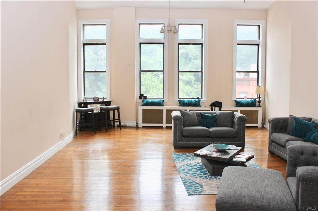 25 Broadway - Photo 1