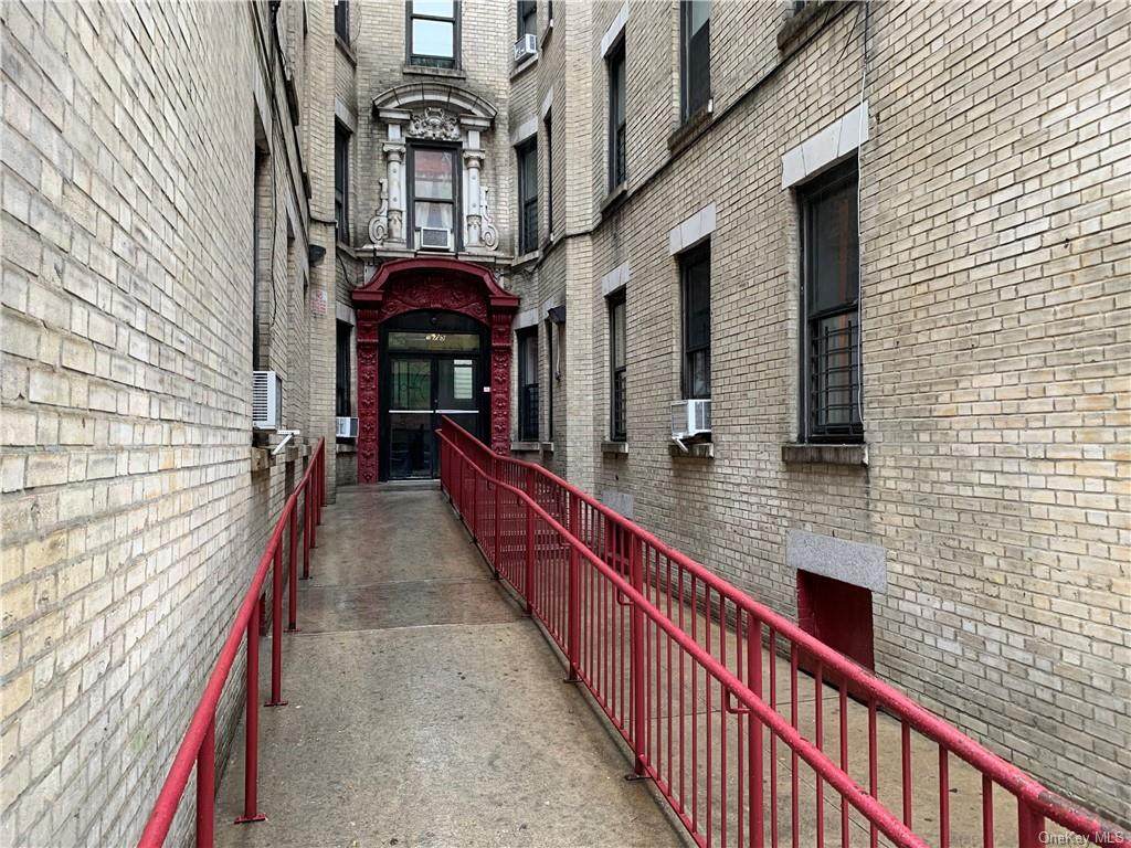 975 Union - Photo 1