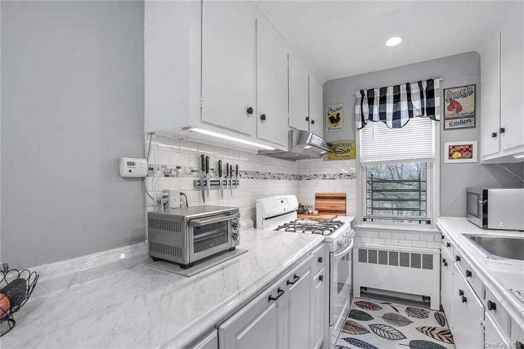 706 Palmer Court - Photo 1