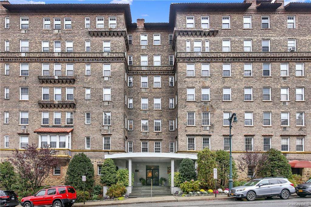 16 Chatsworth Avenue - Photo 1
