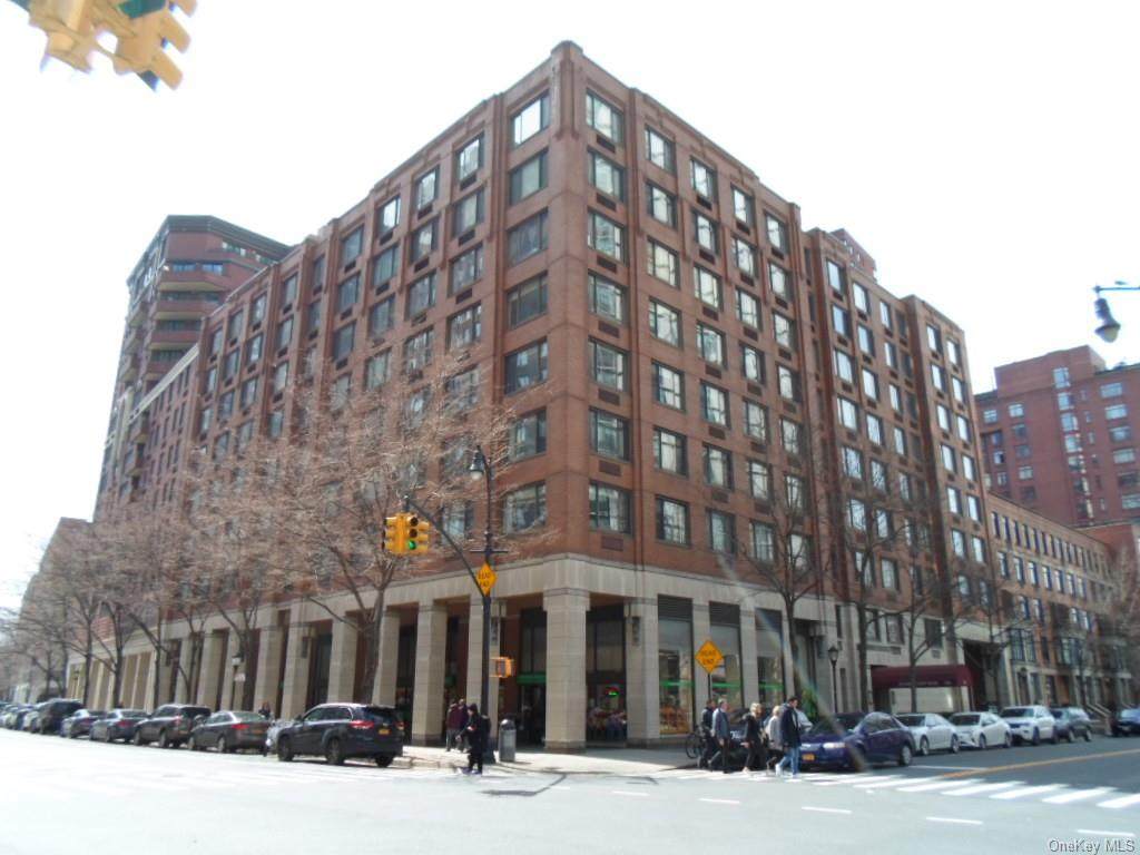 300 Albany Street - Photo 1