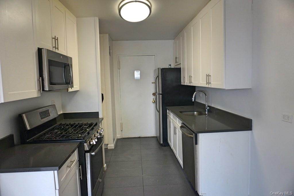 2500 Johnson Ave - Photo 1