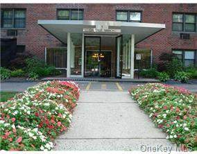 5 Oakdale Manor - Photo 1