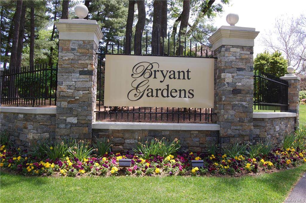 3 Bryant Crescent - Photo 1