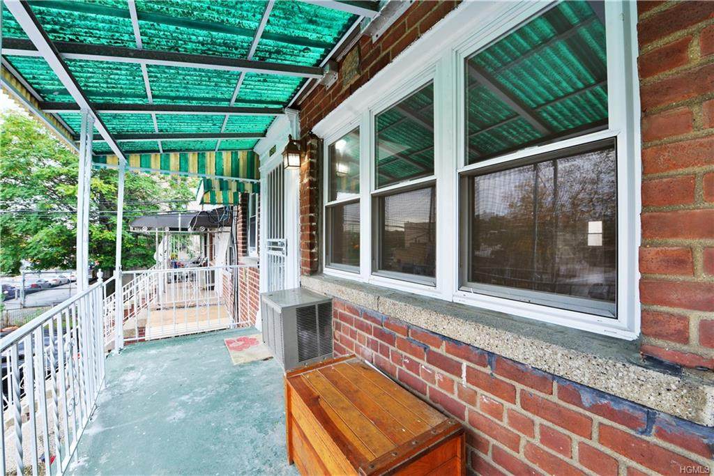 3527 Laconia Avenue - Photo 1