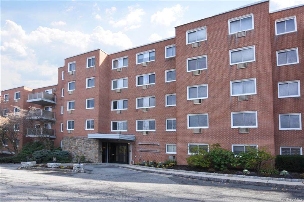 370 Central Park Avenue - Photo 1