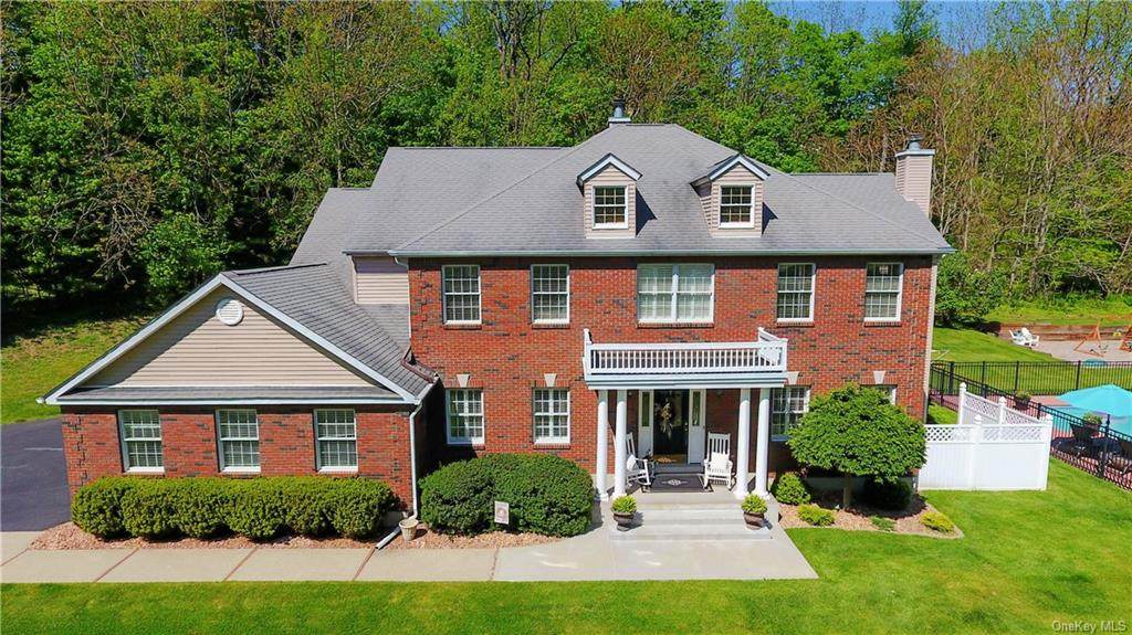 14 Colonial Drive - Photo 1