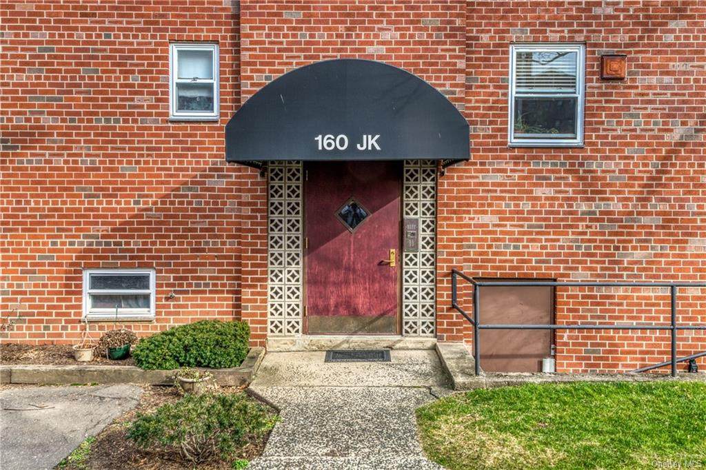 160 Centre Avenue - Photo 1