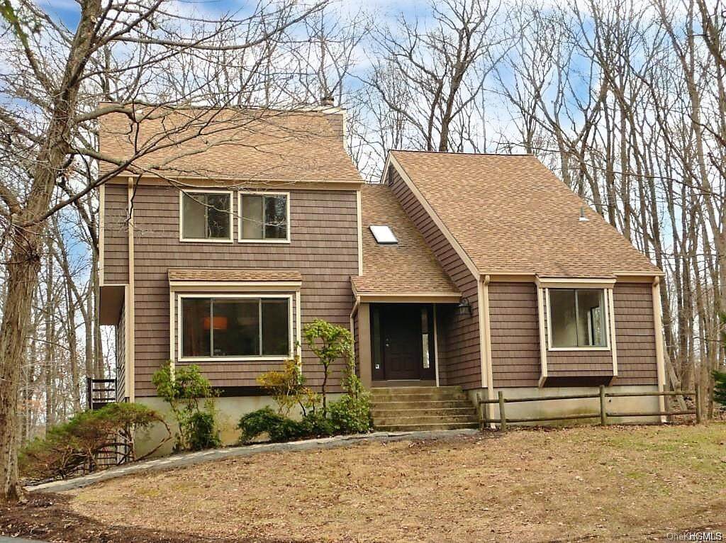 212 Pinesbridge Road - Photo 1
