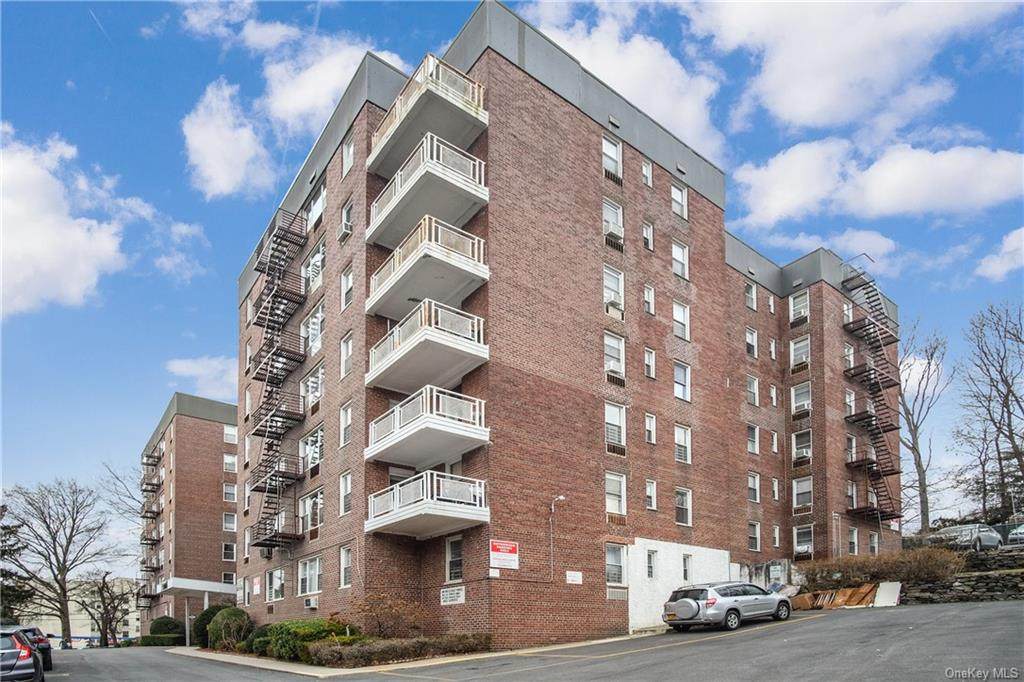 125 Bronx River Road - Photo 1