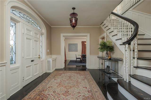 16 Tanglewylde Avenue - Photo 1