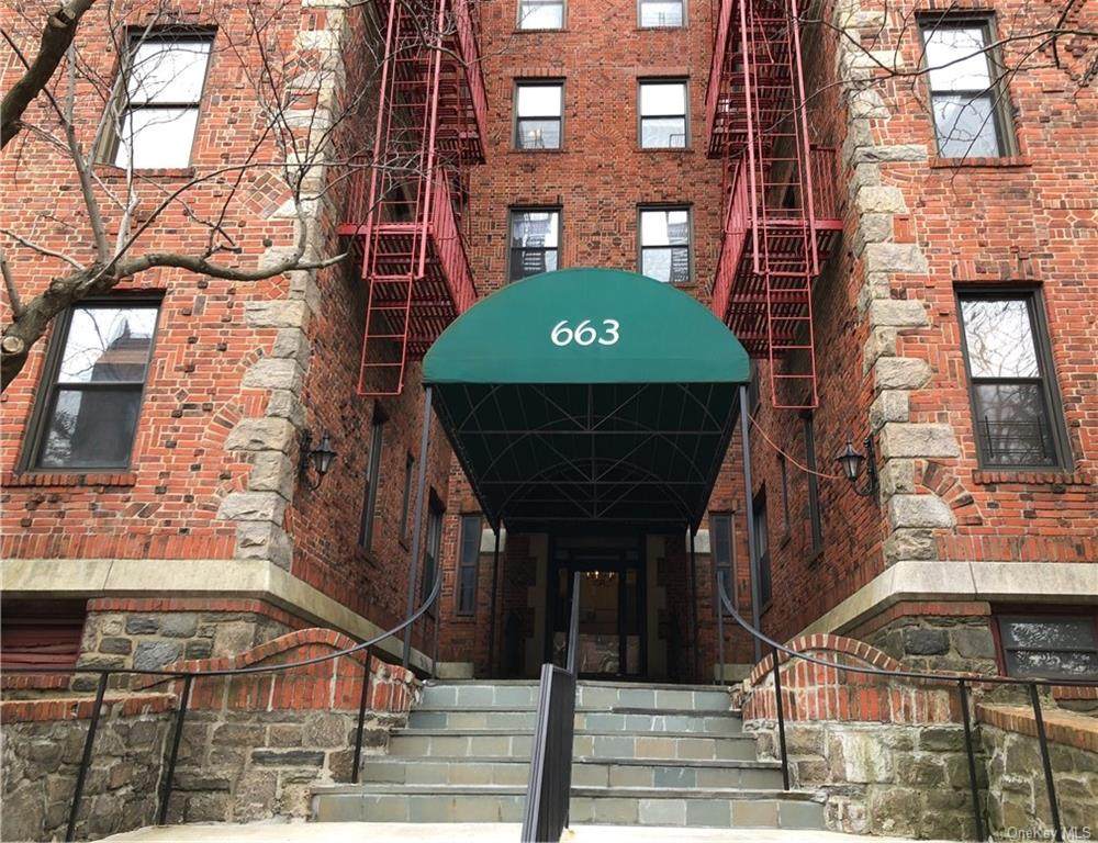 663 Locust Street - Photo 1