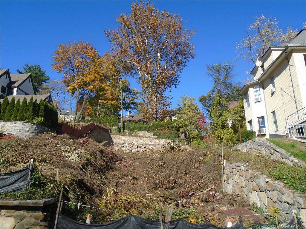 162 Read Avenue - Photo 1