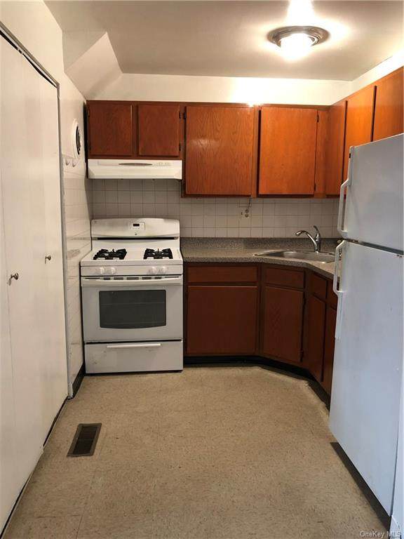 894 Union Avenue - Photo 1