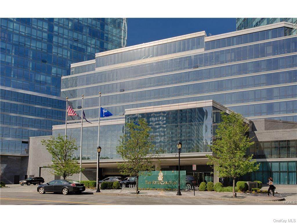 5 Renaissance Square - Photo 1