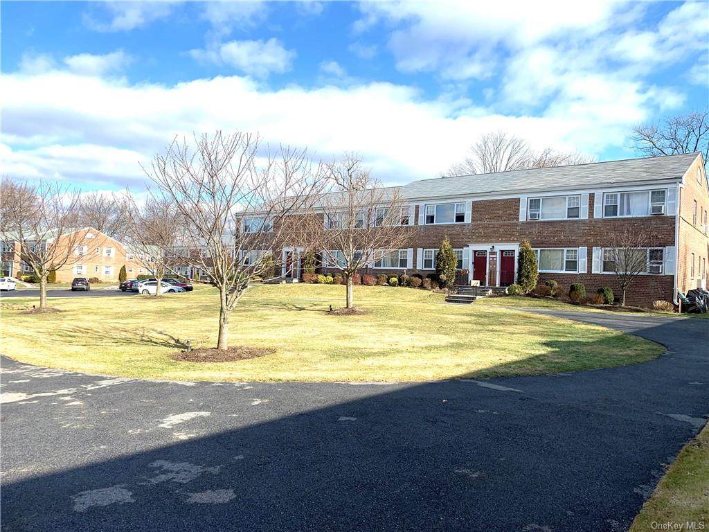 11 Westview Avenue - Photo 1