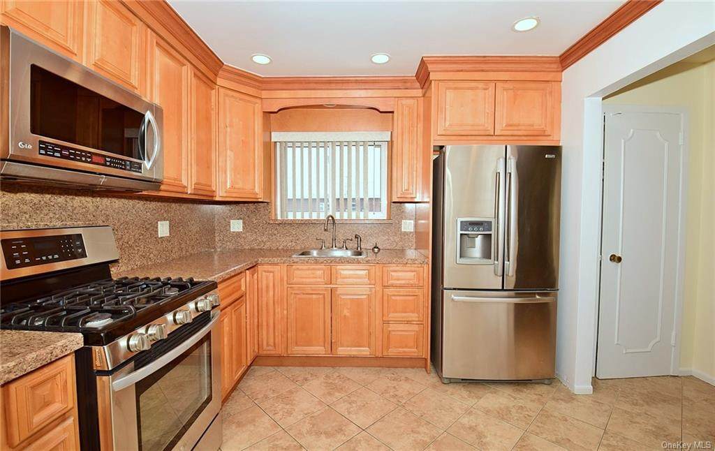 80-19 149th Avenue - Photo 1