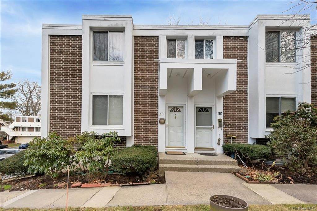 211 Tallwood Drive - Photo 1