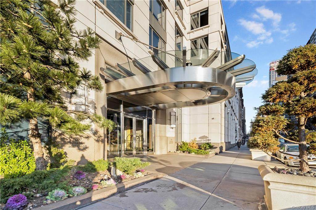 220 Riverside Boulevard - Photo 1