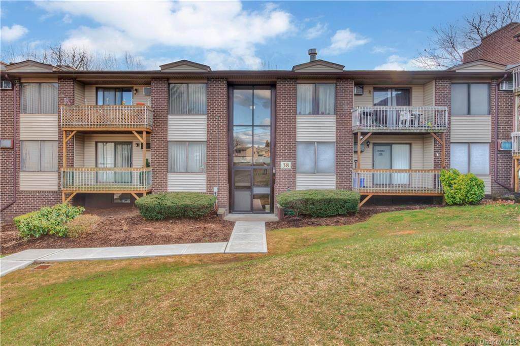 382 Country Club Lane - Photo 1