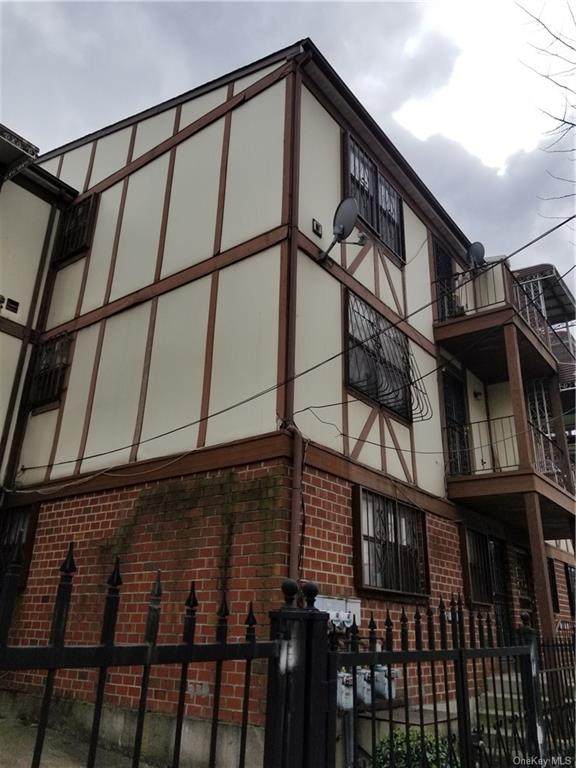 886 Union Avenue - Photo 1