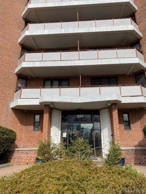 325 King - Photo 1