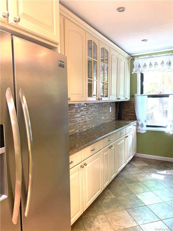 277 Bronx River - Photo 1