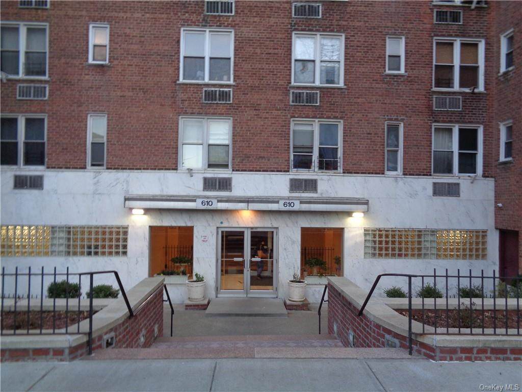 610 Waring Avenue - Photo 1