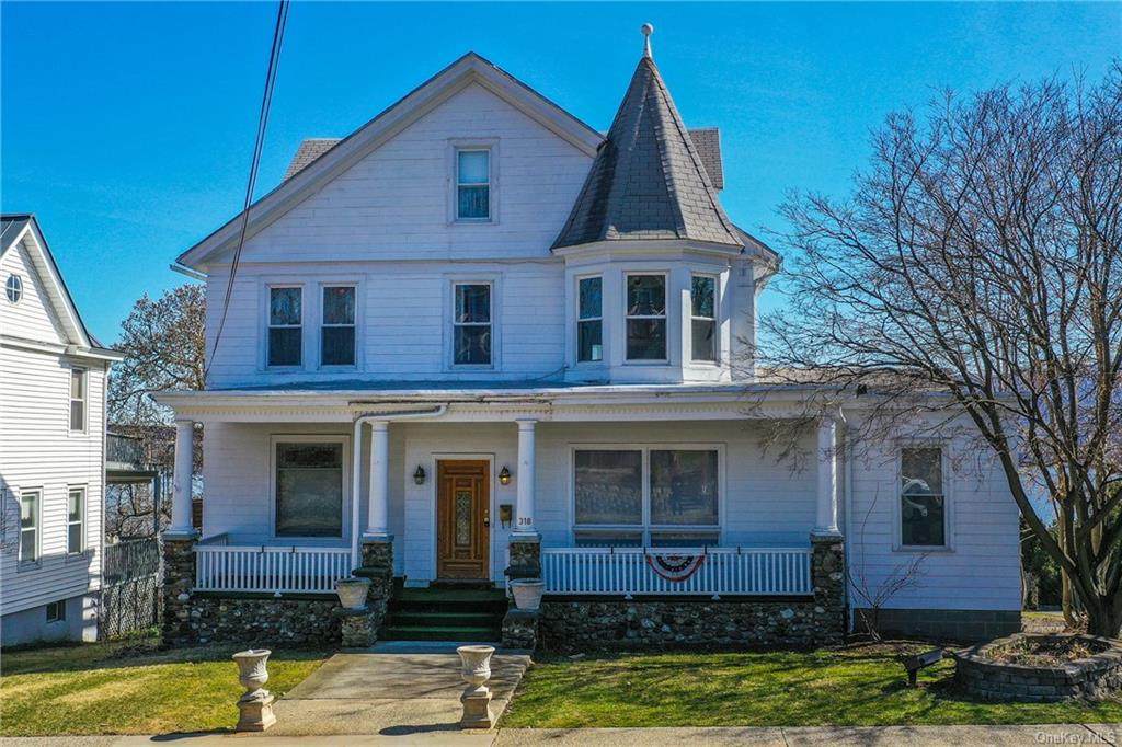 318 Montgomery Street - Photo 1