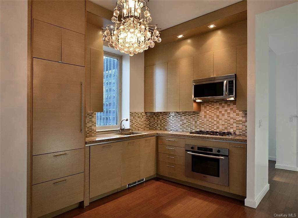 1600 Broadway - Photo 1