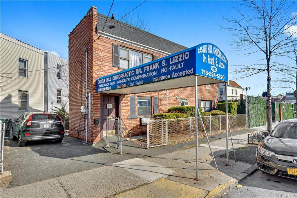 1610 Castle Hill Avenue - Photo 1