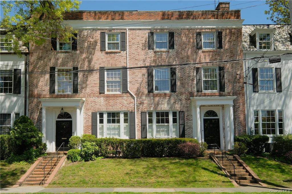 37 Garden Avenue - Photo 1