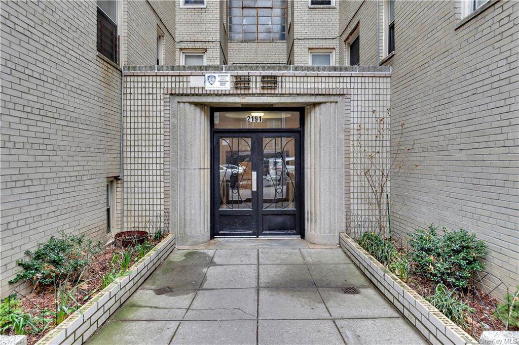2191 Bolton Street - Photo 1