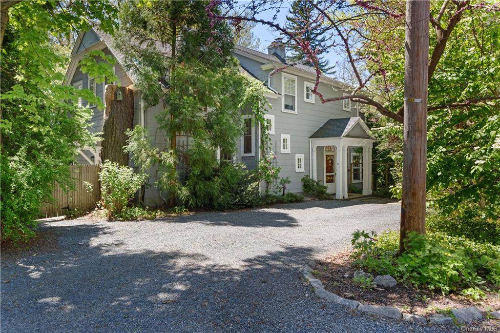 8 Sarven Court - Photo 1