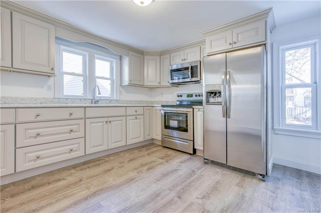 117 Thompson Street - Photo 1