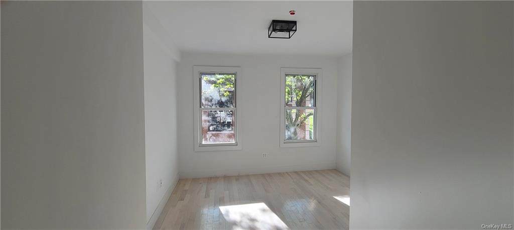 132 Cortlandt Street - Photo 1