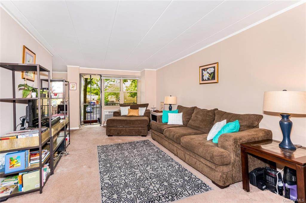 11 Park Avenue - Photo 1