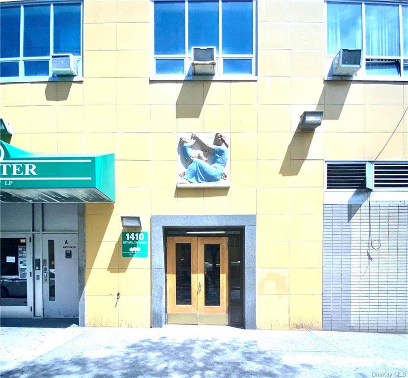 1410 Metropolitan Avenue - Photo 1