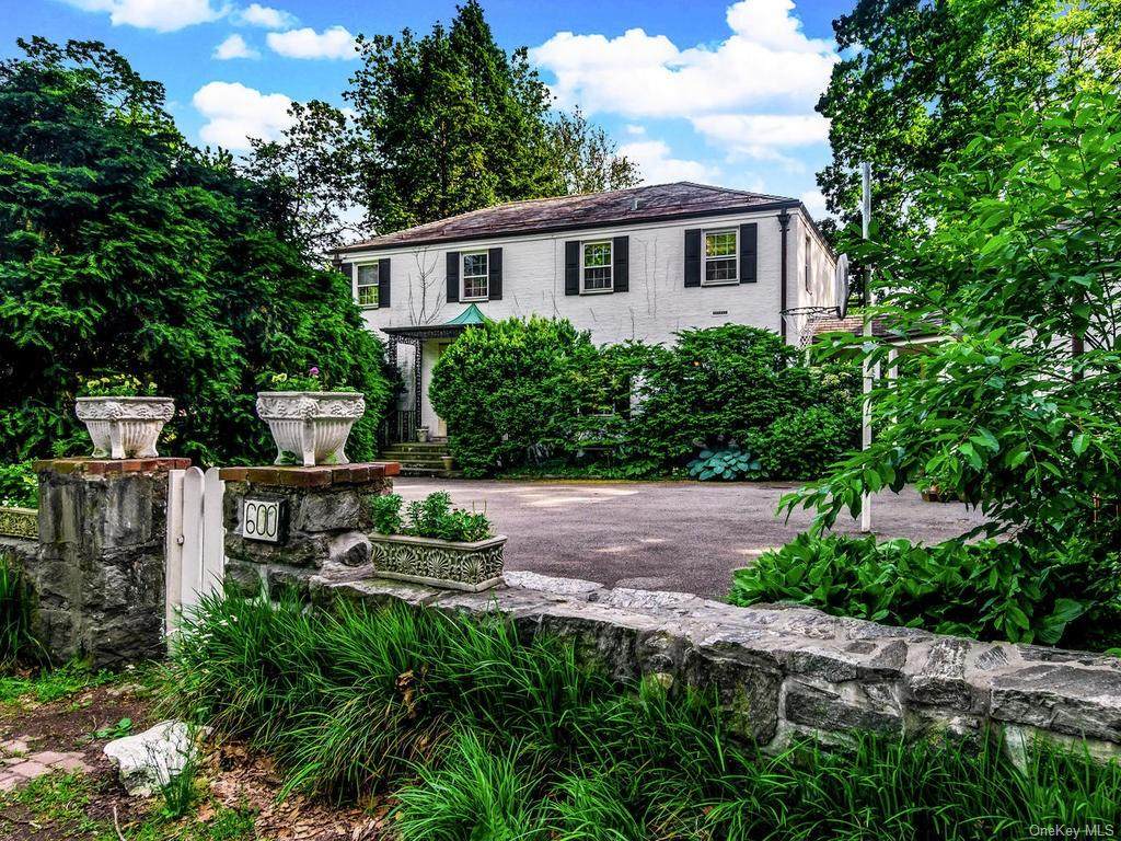 600 249th Street - Photo 1
