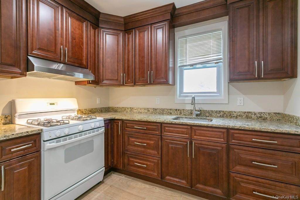 15 Colonial Place - Photo 1