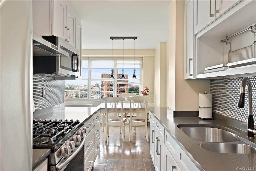 555 Kappock Street - Photo 1