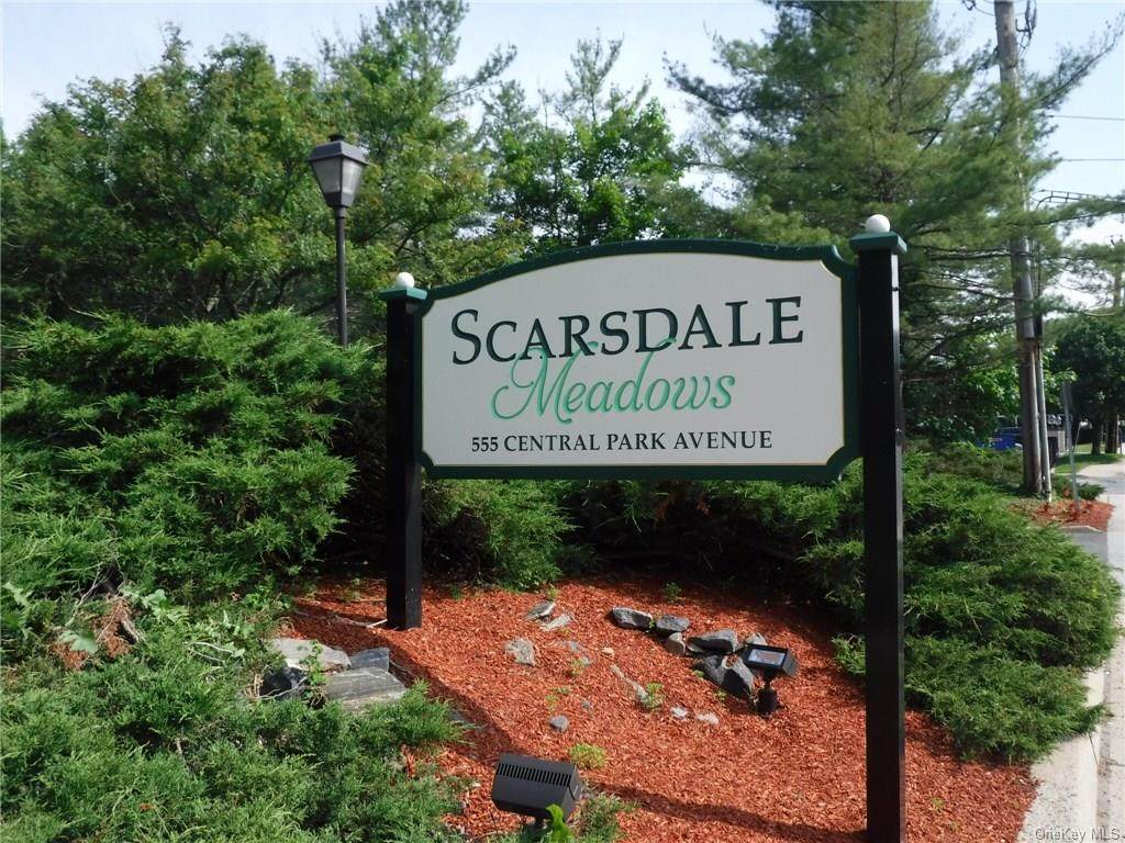 555 Central Park Avenue - Photo 1
