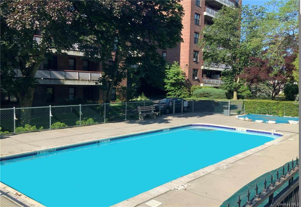 325 King Street - Photo 1