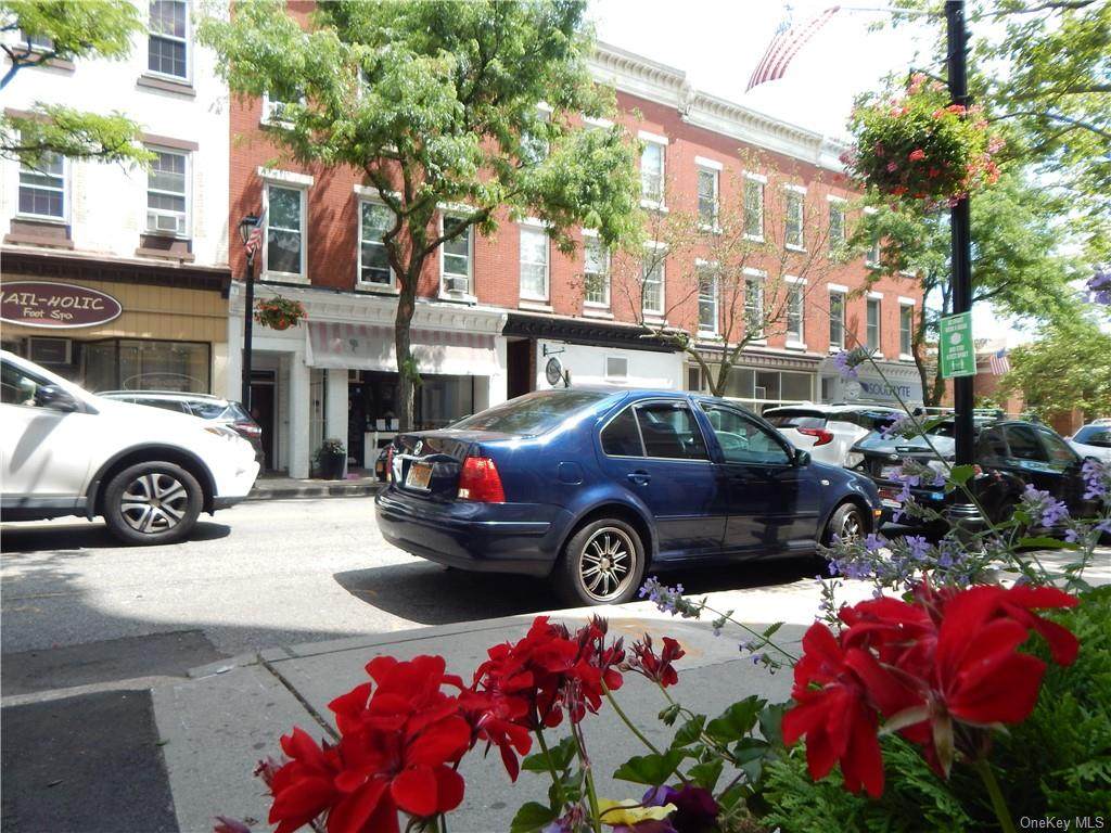 7 Broadway - Photo 1