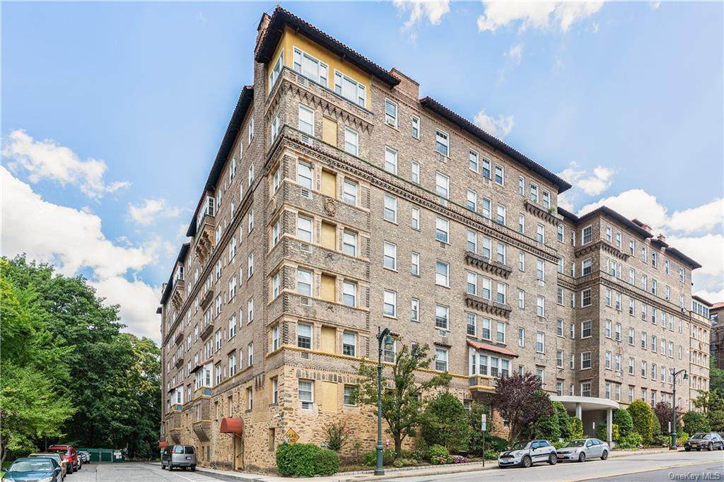 16 Chatsworth Avenue - Photo 1
