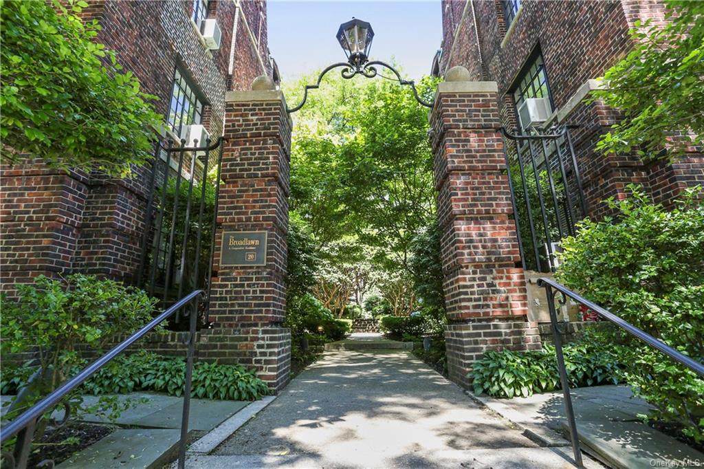 20 Broadway - Photo 1